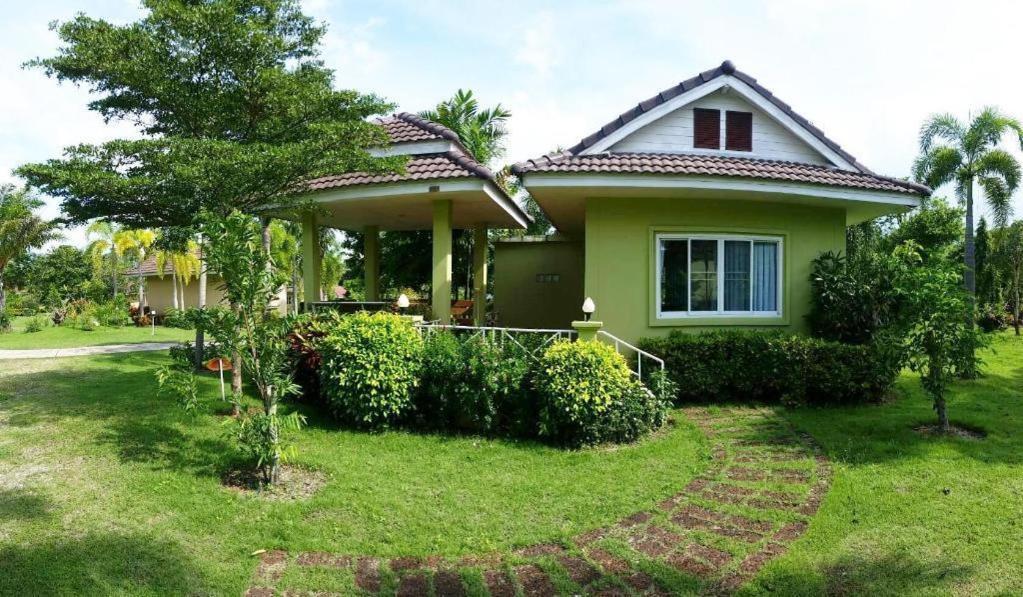 Tanaosri & Creekside Resort Suan Phueng Zewnętrze zdjęcie