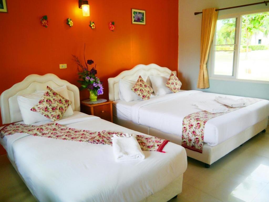 Tanaosri & Creekside Resort Suan Phueng Zewnętrze zdjęcie